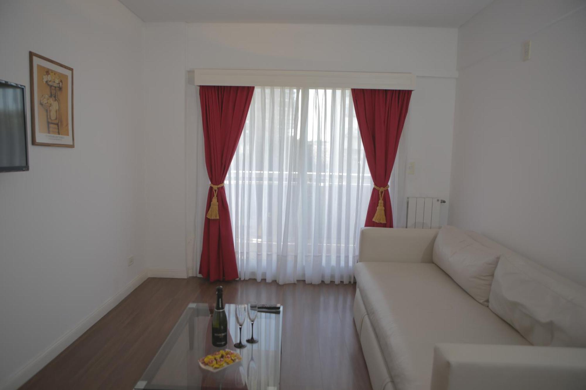 One-Bedroom Apartment,1227958445:JPEG