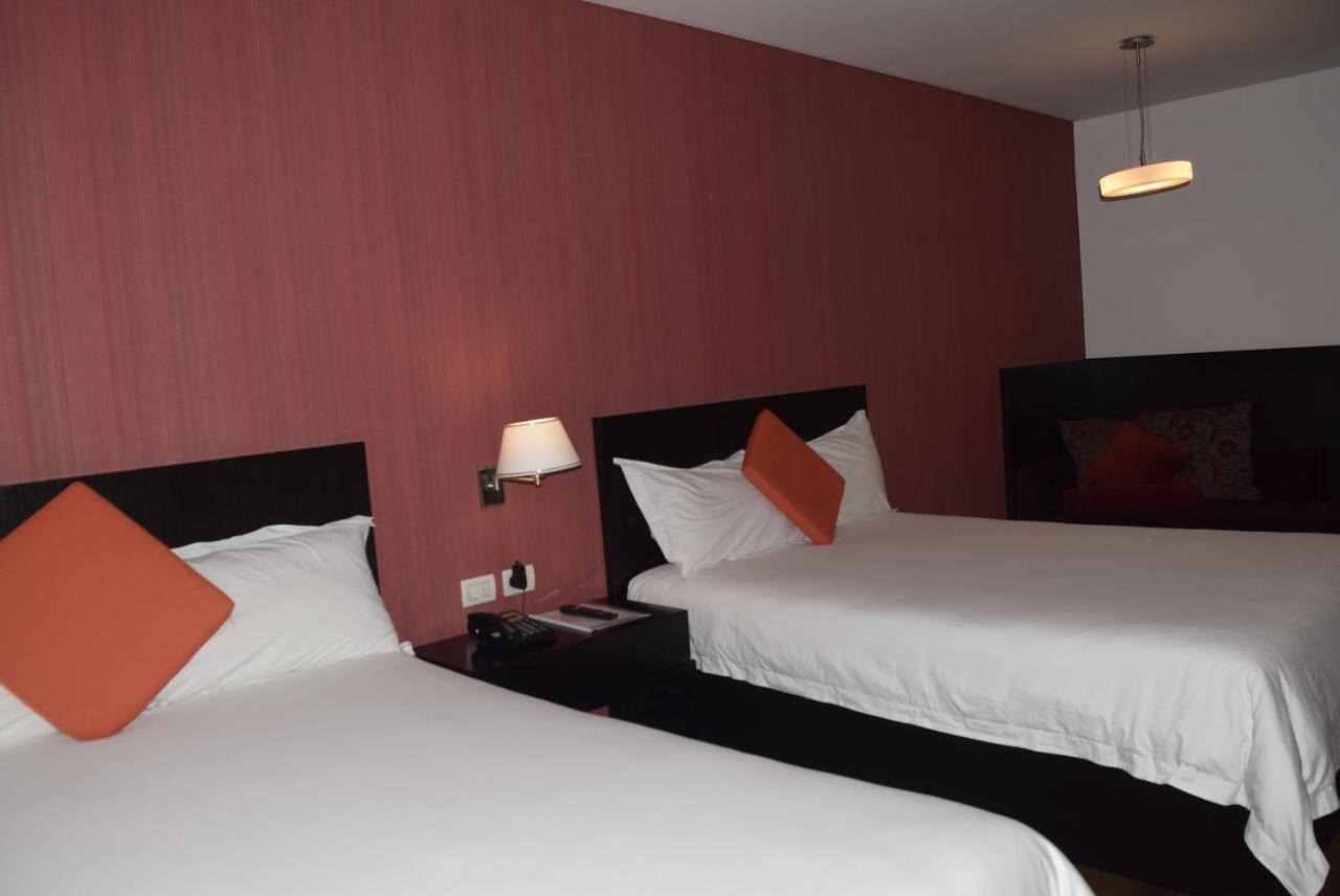 Twin Room,1492379539:JPEG