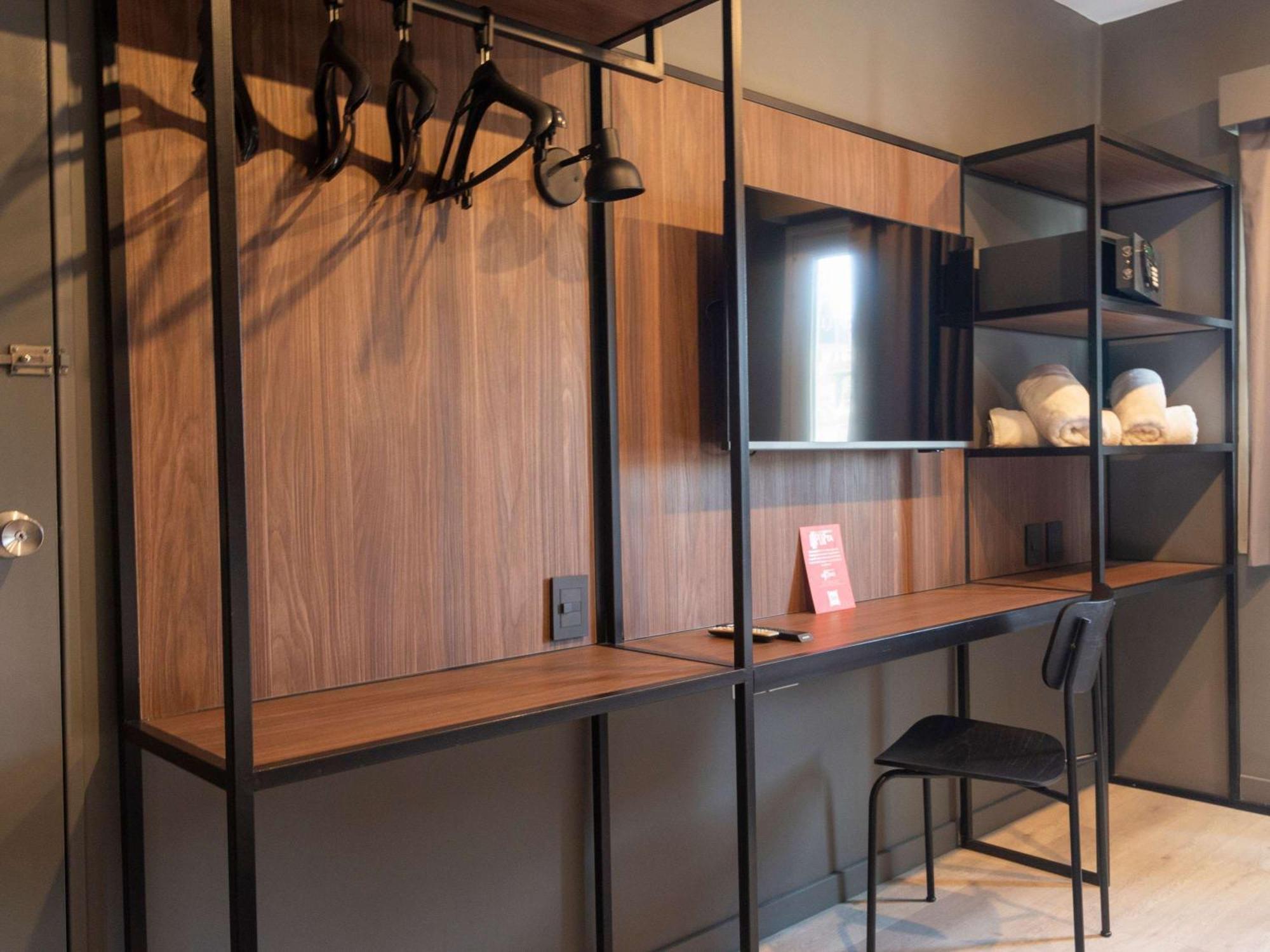 Habitación Estándar con 4 camas individuales