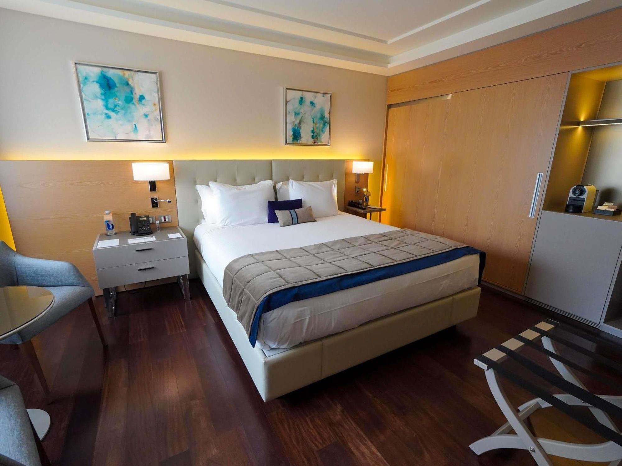 Superior King Room,1714100499:JPEG