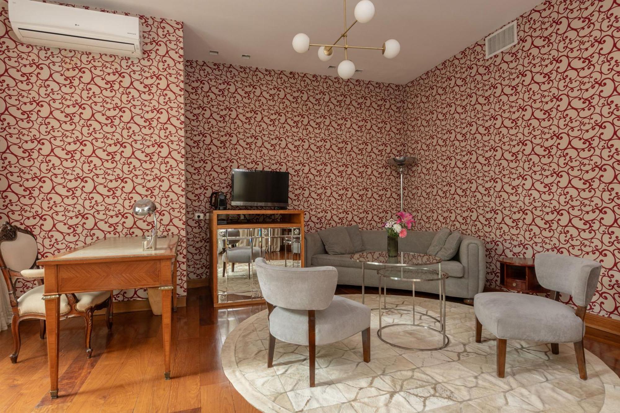 Superior King Room