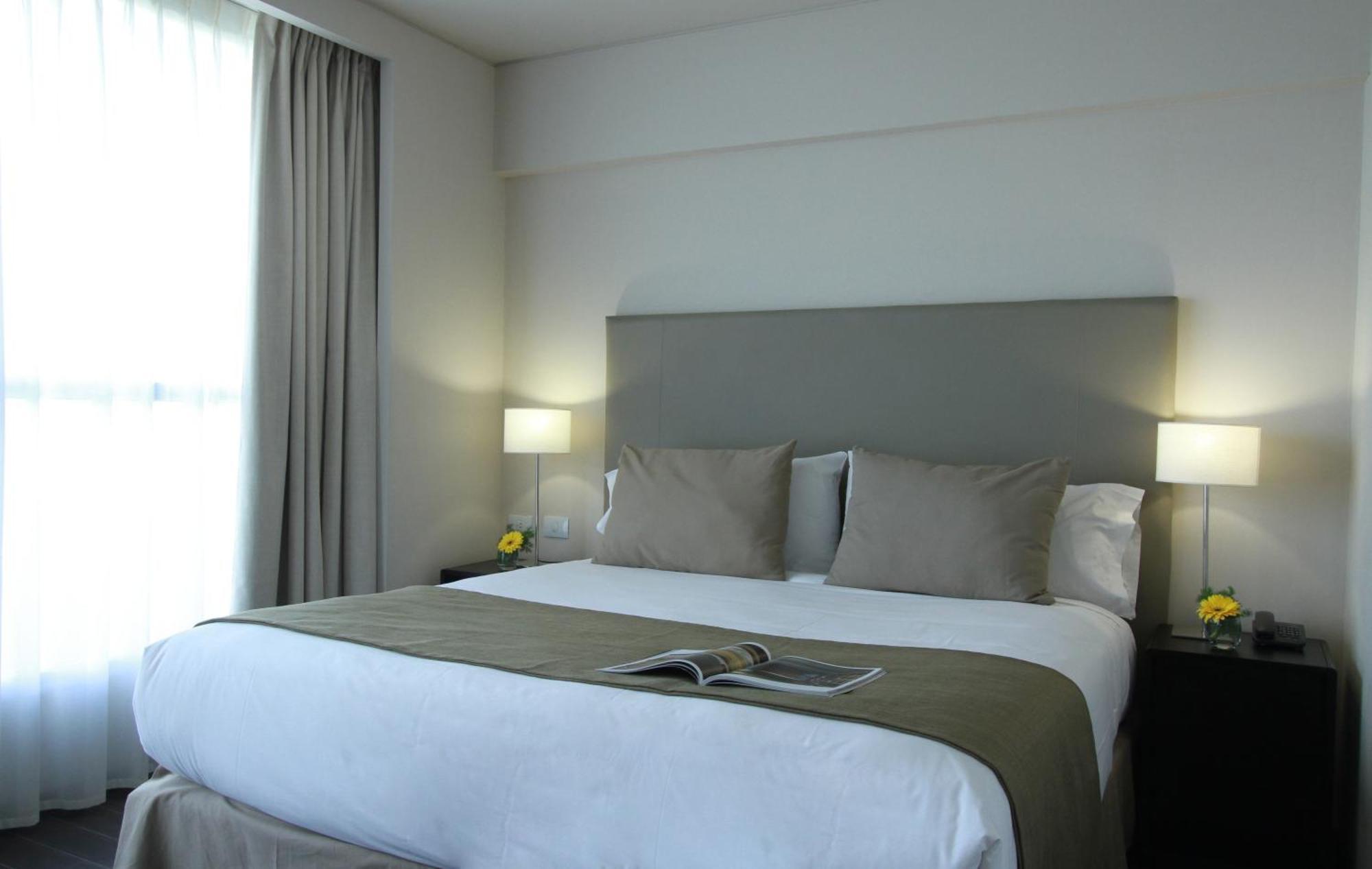 King Room Mobility Access or Non-Smoking