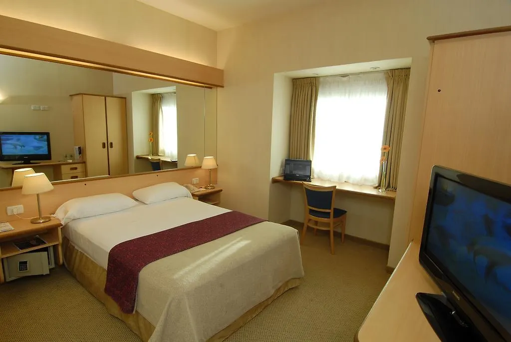 Hotel Aeroparque Inn & Suites-1