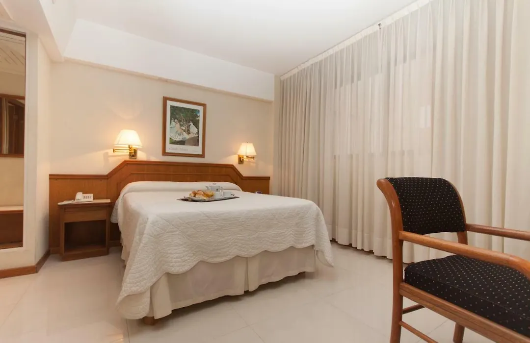 Hotel Cuatro Reyes-1