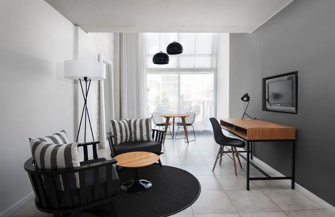 Urbanica The Suite-1