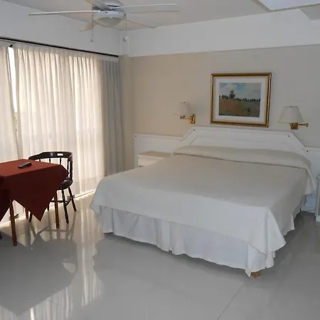 Hotel Cuatro Reyes-3