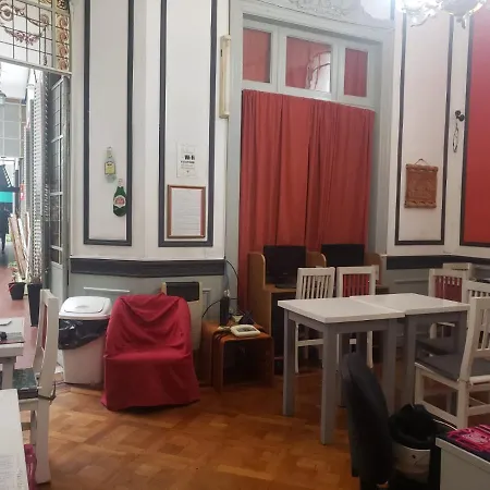 Tinta Roja Residencia Estudiantil-3