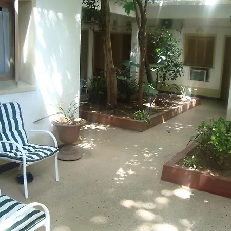 Hotel De La Rue-3
