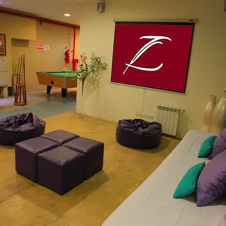 2055 Petit Hotel * Low Cost *-3